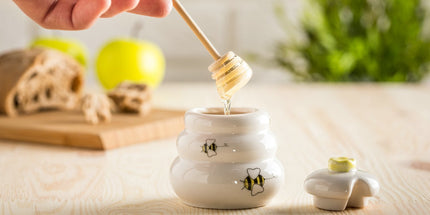 Porzellan Honigtopf mit Holzlöffel – 8x7 cm, Geschenkidee