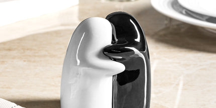 Salz- & Pfefferstreuer Gespenst Schwarz-Weiß aus Keramik