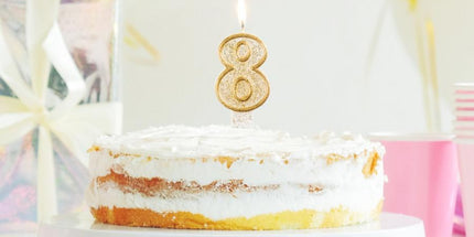 Zahlenkerze 8 – Gold, Geburtstagskerze für Kinderparty